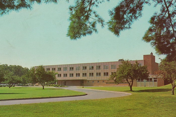 Traverse City Michigan Osteopathic Hospita (newer photo)